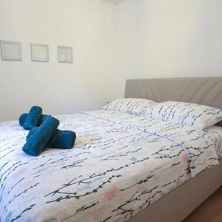 Gaya * Mostar