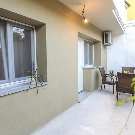 Apartment Gaya